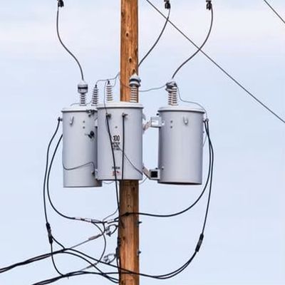 Özel Çıkış Voltajı Yağ dolu Transformör 10kva 25kva 50kva 75kva 100kva 167kva